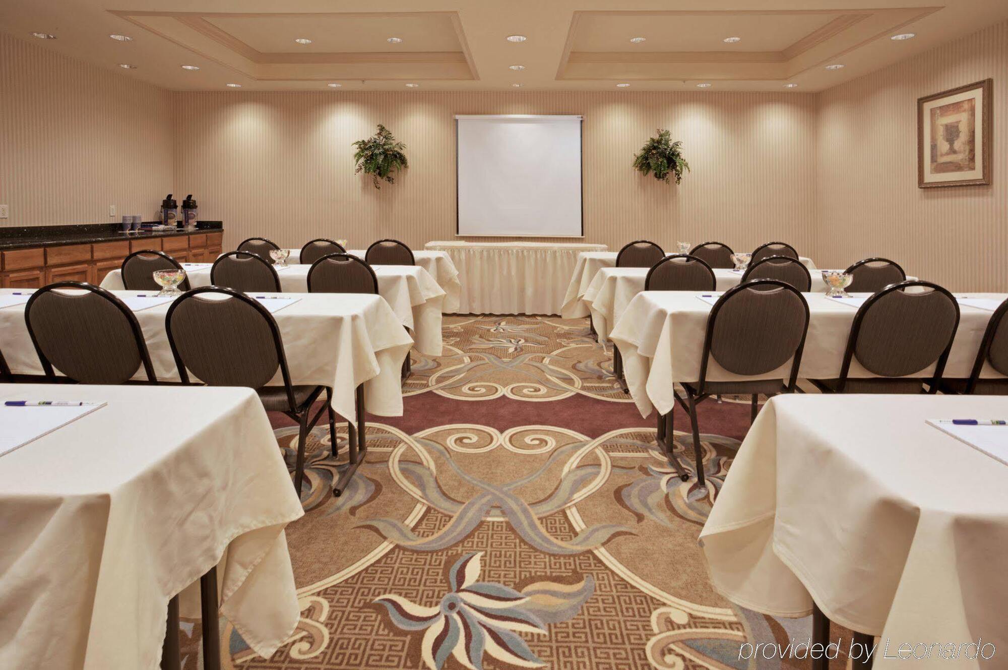Holiday Inn Express Hotel And Suites Conroe By Ihg Exterior foto